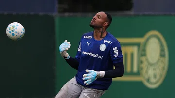 Carlos Miguel completa 1 ano de Palmeiras e foca em clássico contra o Santos